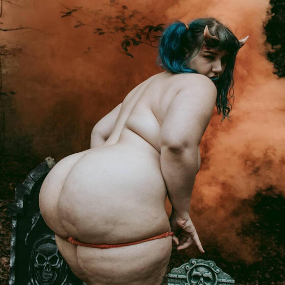 https://www.instagram.com/venusofrva/