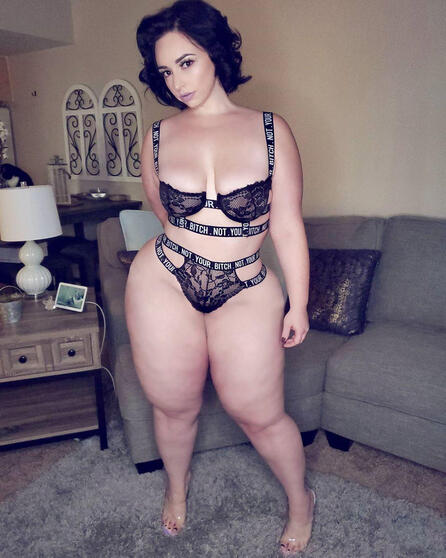 https://www.instagram.com/fuchsiafifi